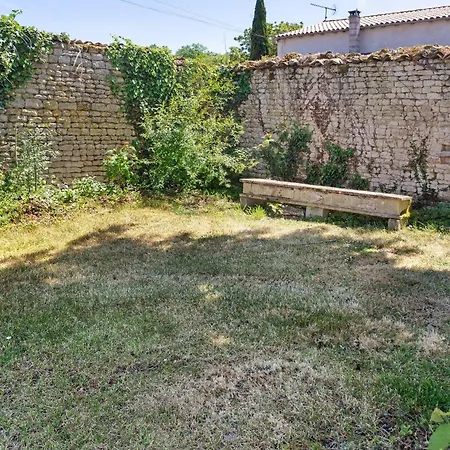 En Charente Maritime Bed & Breakfast